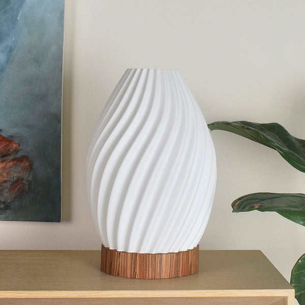 Lámpara de madera con Pantalla 3D Amara